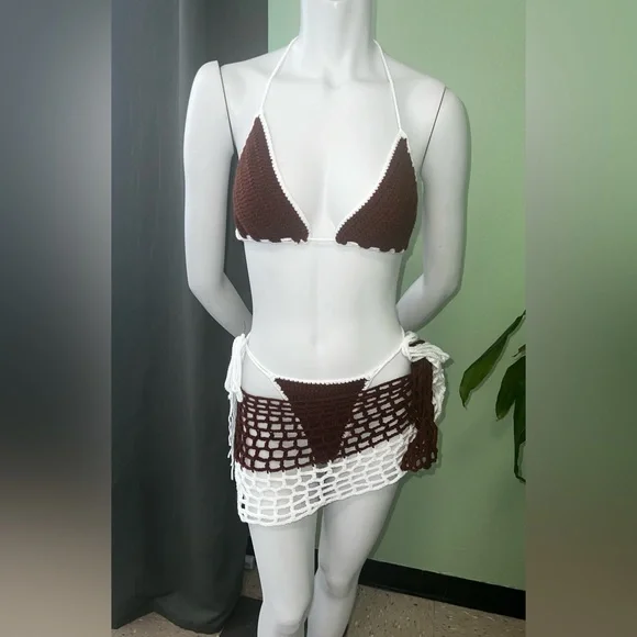 Stylish Crochet Bikini Set in Brown and White - Picture 1 of 4